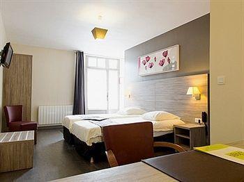 Auberge Du Cheval Blanc Chateaugiron Экстерьер фото